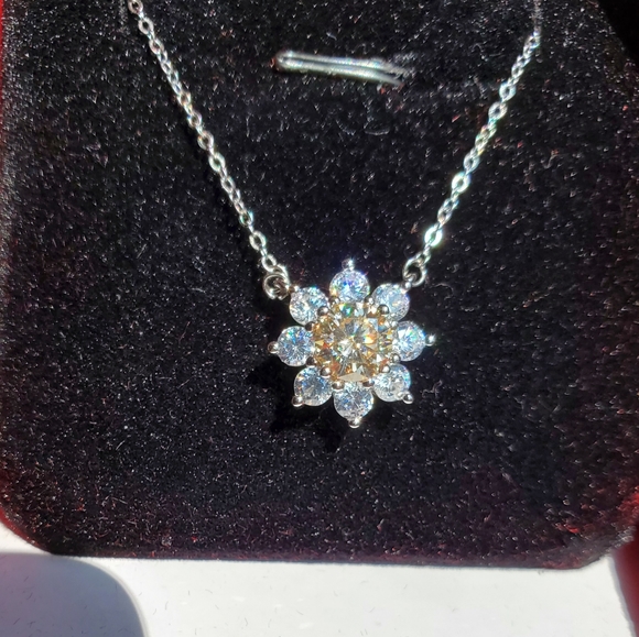 100% Real GRA Card 2CTW Yellow Moissanite Diamond Flower Necklace - Picture 4 of 12